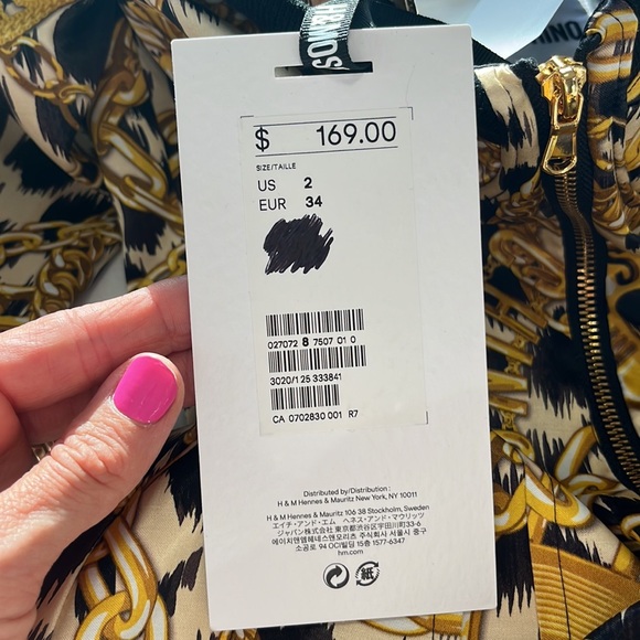 H&Moschino Gold Chain Off Shoulder Dress - Picture 4 of 8